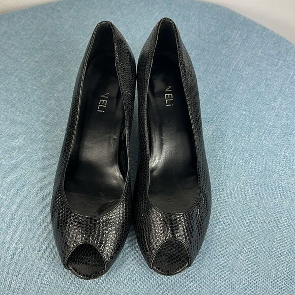 Vaneli Baxter Embossed Snake Heels Peep Toe Pumps In Black Size 8 M - Picture 2 of 9
